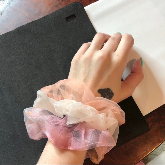 NEW Oversized Scrunchies Bundle - Picture 8 of 8